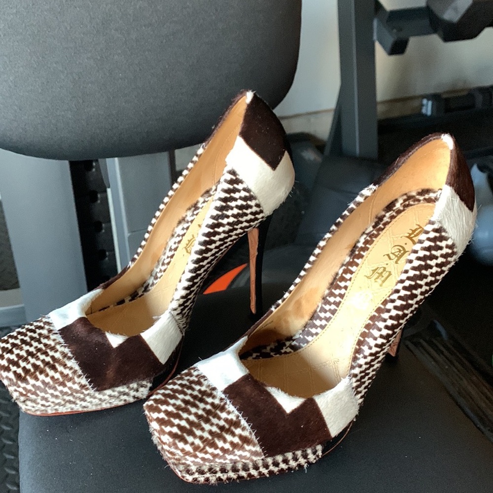 COPY - NEW L.A.M.B Houndstooth pumps size 7